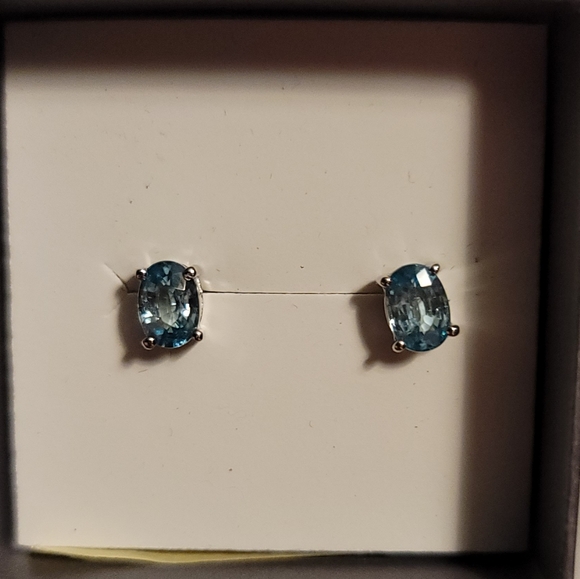 2.40CT Genuine Blue Zircon .925 Sterling Silver Stud Earrings - Picture 2 of 4